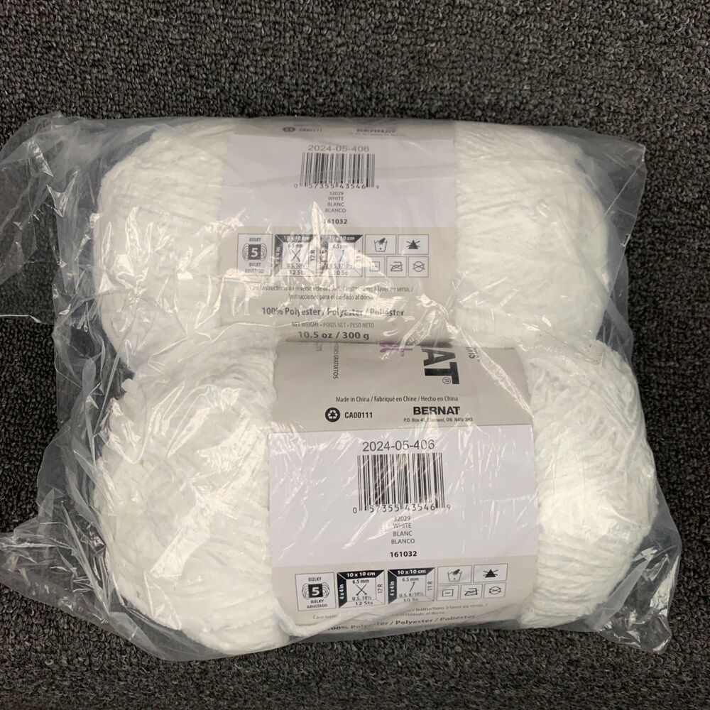 Lot Of 2 Bernat Velvet Big Ball Yarn White 10.5oz 315yds Each New - Picture 3 of 6